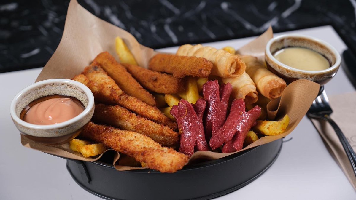 Combo Atalay ( çıtır tavuk soğan halkası sigara böreği sosis patates kızartması)